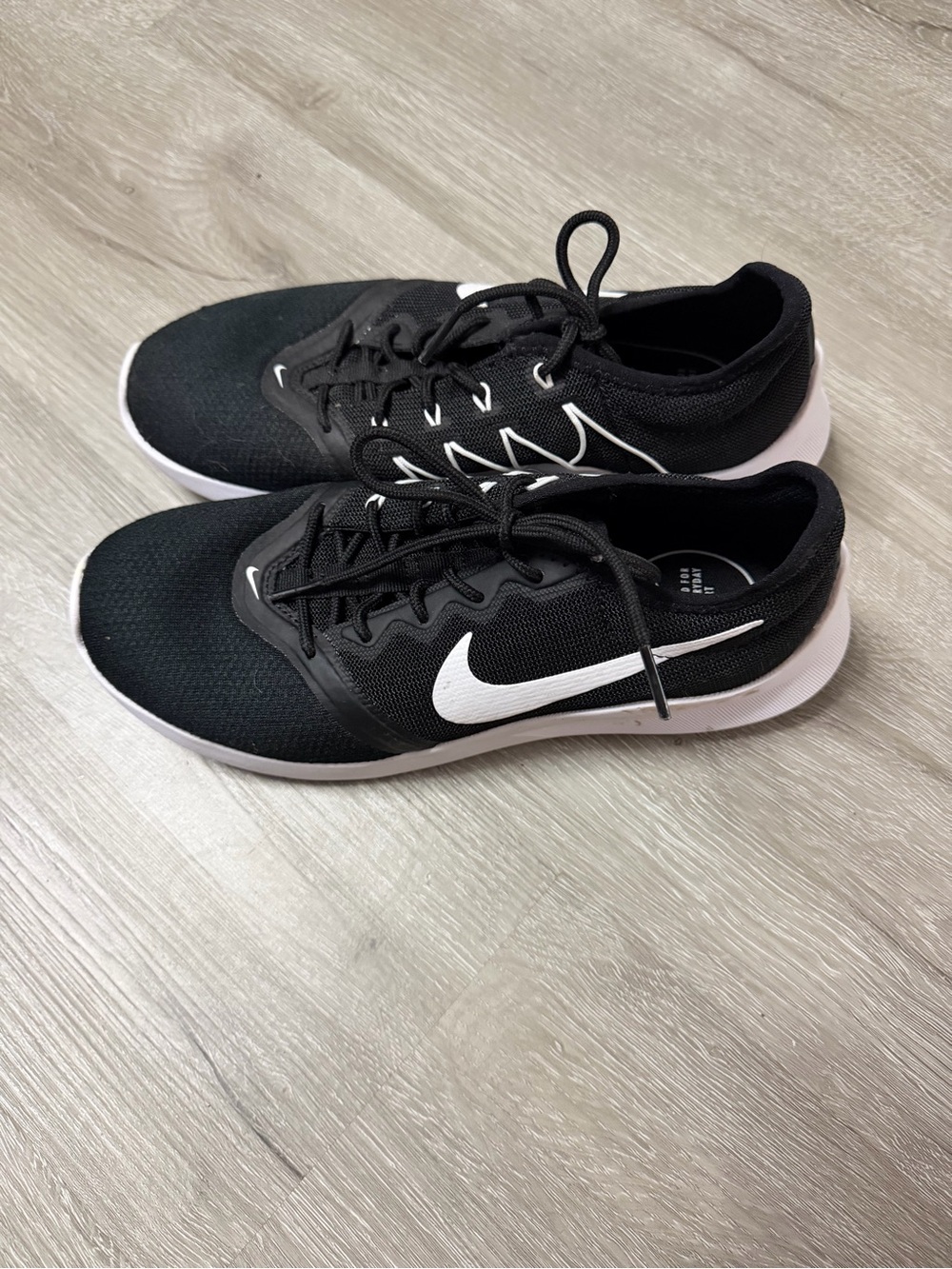 Nike Men’s Black and White Training Sneakers